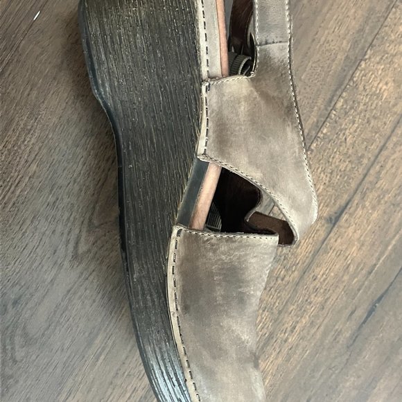 Dansko Ladies Sandals - Used - Picture 2 of 3